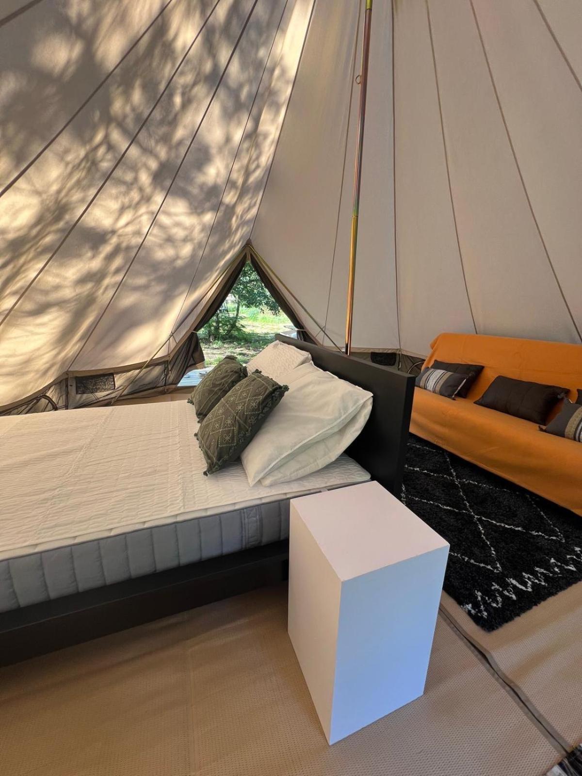 Camping la Kahute, tente lodge au coeur de la forêt Carcans Exterior foto